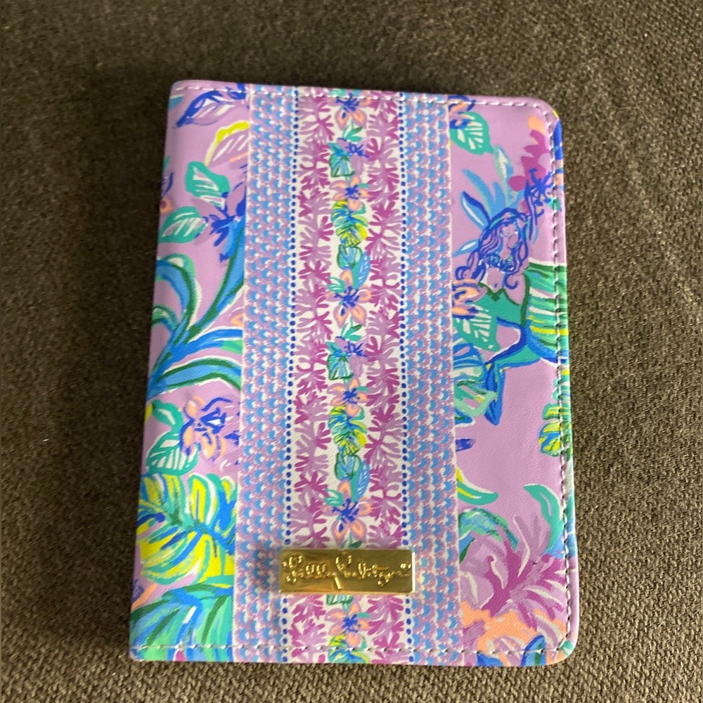 NWOT Gold Accented Flowers Mermaid Printed Leather Lilly Pulitzer Passport Cover